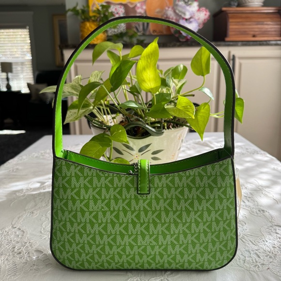 MK Monogram Shoulder Bag NWT jungle green magnetic closure MK key charm - Picture 5 of 10